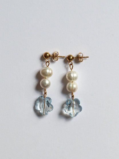 Les boucles d'oreilles Rosée